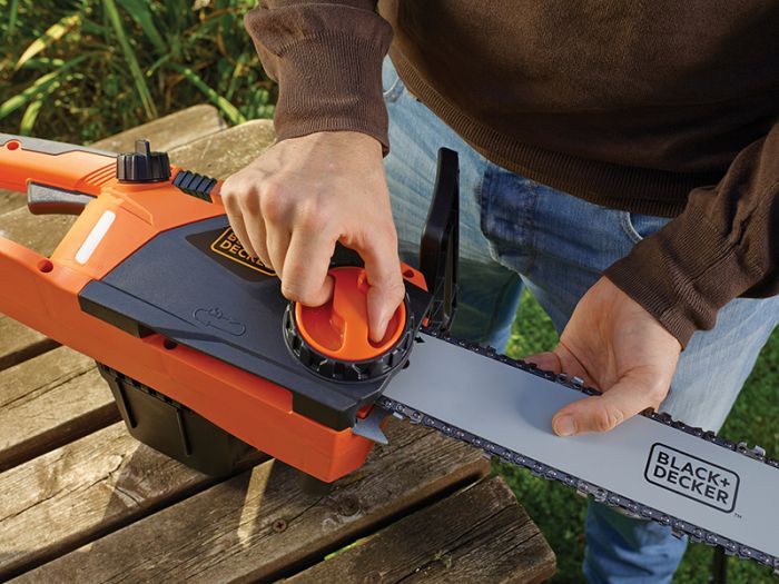 Black Decker CS2245 Corded Chainsaw 45cm Bar 2200W 240V